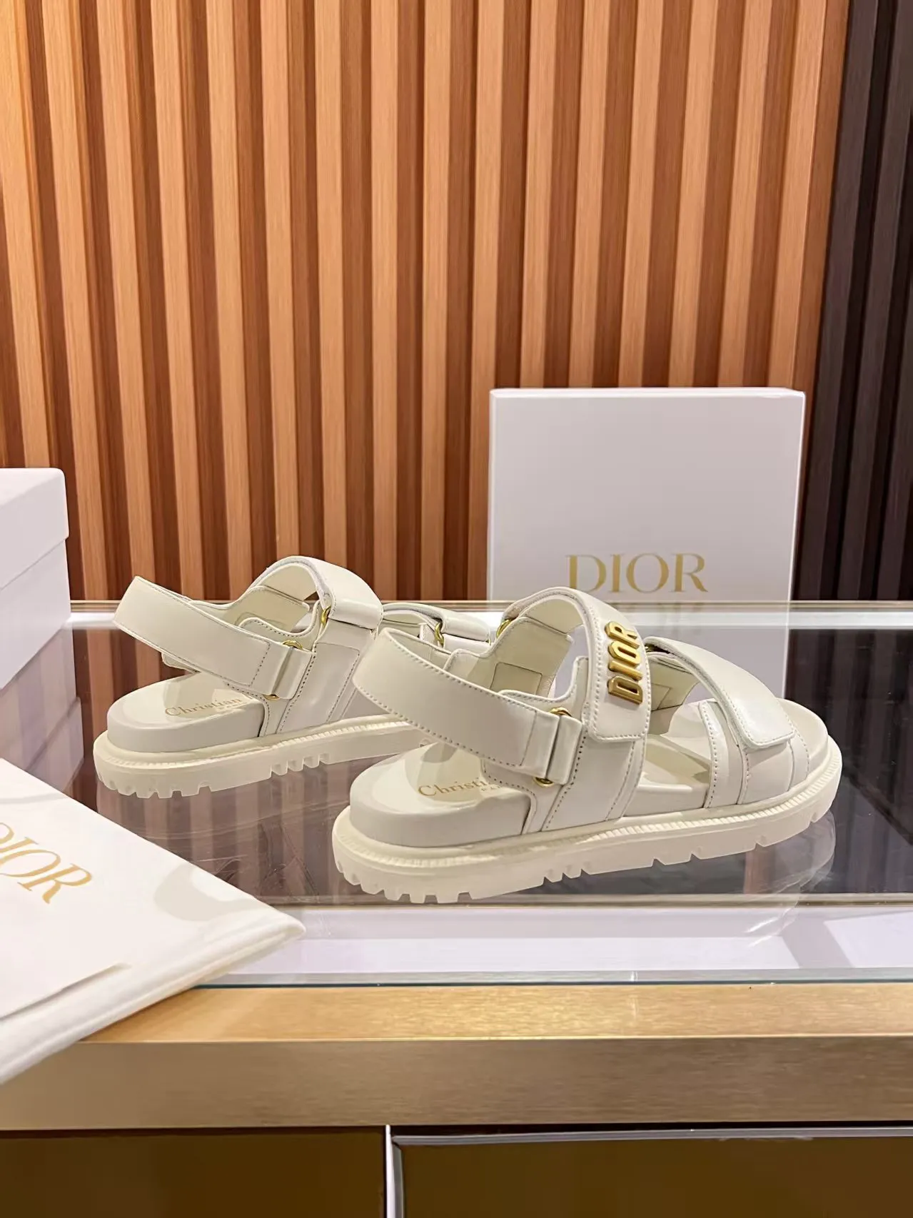 👟👟Ex-factory price 480👟👟 Dior classic popular sandals Step into the fashion territory of Dior slippers and encounter the ultimate fusion of elegance and comfort. The upper is engraved with the Christian Dior Paris logo using exquisite embroidery technology. The delicate stitching tells the brand's profound heritage and is fully recognizable.   Made of high-quality materials, it feels soft and fits your feet, as if it is a gentle care tailor-made for your feet. The sole is carefully designed and engraved with Christian Dior's lucky star symbol. It is not only a beautiful embellishment, but also provides reliable grip, making every step steady and secure.   It has a simple design and is easy to put on and take off. Whether it is a lazy weekend or a pleasant vacation, it can be easily adapted. Whether paired with casual shorts, casual jeans, or an elegant dress, Dior slippers can instantly enhance the overall style and show a casual fashion attitude.   Dior slippers, in the name of fashion, inject luxurious charm into your life and accompany you with every step you take with confidence and elegance. Material: Fine genuine cowhide upper, outsole, TPR, non-slip and wear-resistant, code number: 35-41 (42 customized)